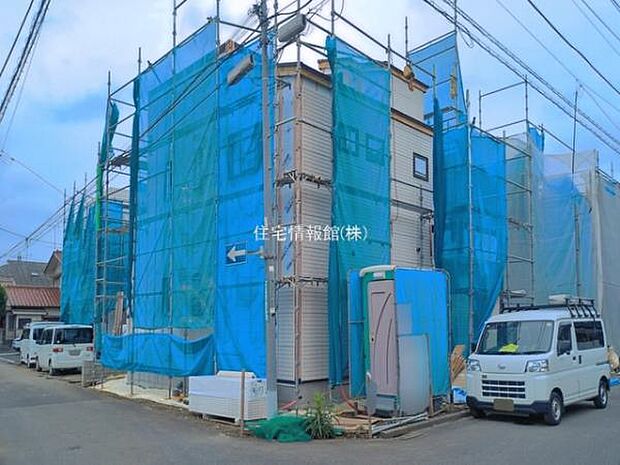 前面道路を含めた現地写真です。