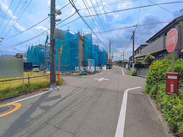 前面道路を含めた現地写真です。