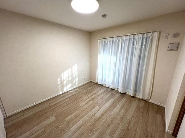 子供部屋にもちょうど良い大きさのお部屋です。