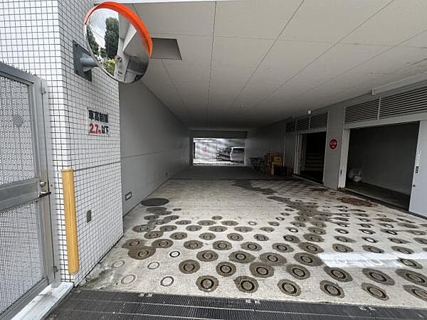 駐車場ももちろん完備しておりますのでお車所有の方にも心強いです。