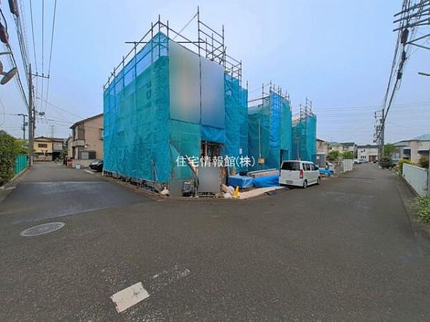 前面道路を含めた現地写真です。
