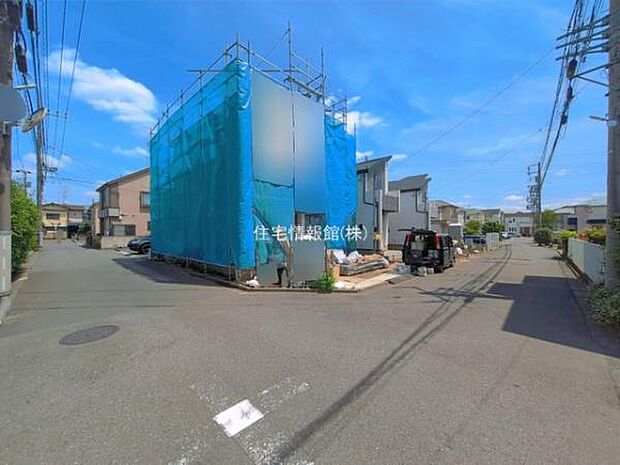 前面道路を含めた現地写真です。