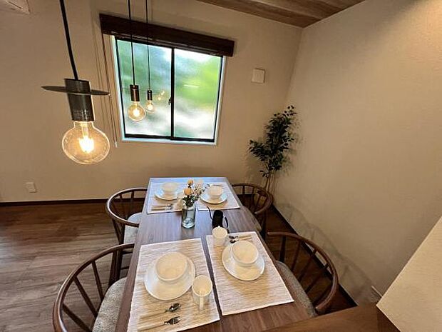 ご家族の温かい時間を演出するダイニングスペースです。