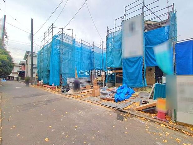 前面道路を含めた現地写真です。