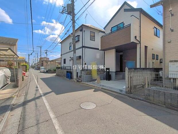 前面道路を含めた現地写真です。