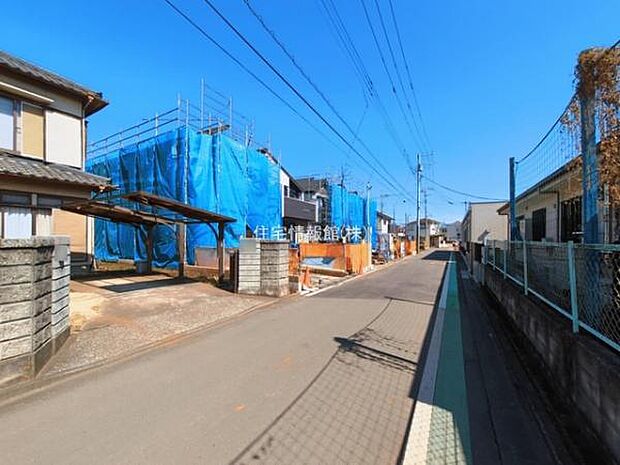 前面道路を含めた現地写真です。