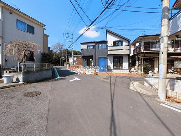 前面道路を含めた現地写真です。