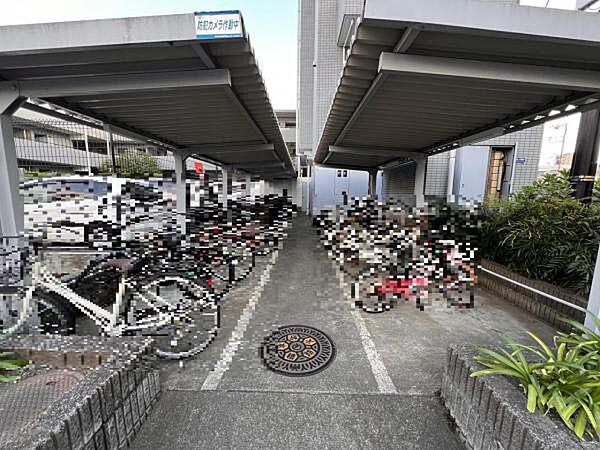 敷地内の駐輪場です。