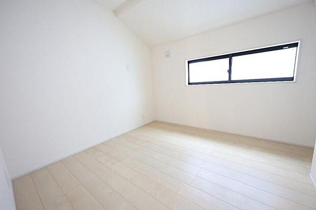 この建物の奥の建物になります。