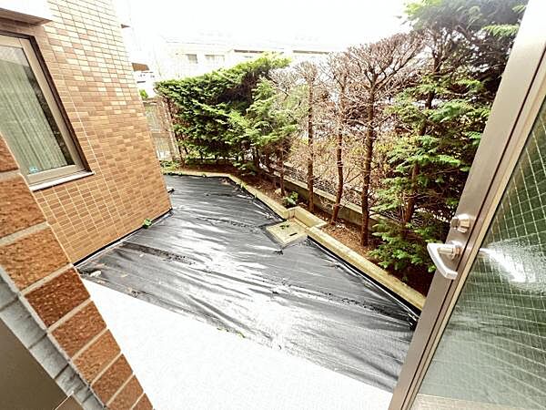 お庭スペースは、ガーデニングやお子様との外遊びなど多彩な用途でお楽しみいただけます。