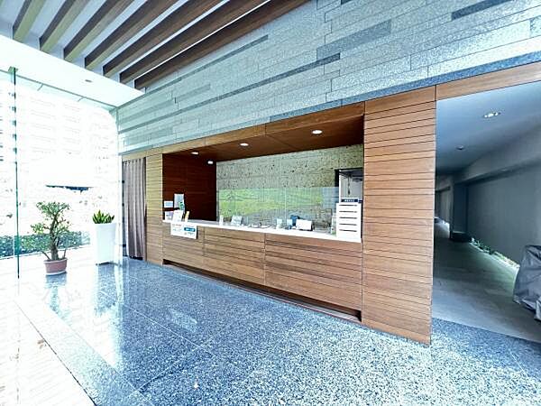 マンションには受付がありますのでセキュリティ面も安心ですね