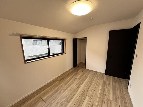 子供部屋にもちょうど良い大きさのお部屋です。
