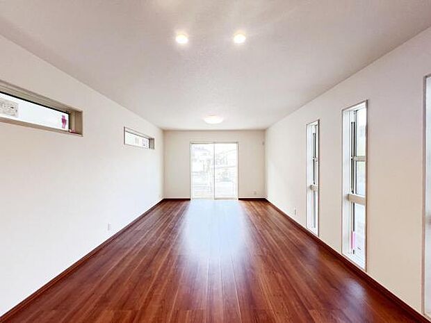 リビングダイニングになります。ご家族そろっての素敵な空間になりそうですね。