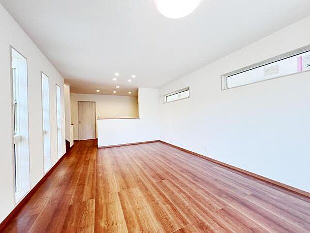 ご家族の温かい時間を演出するダイニングスペースです。