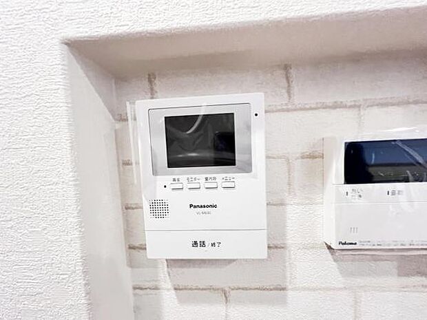 訪問者を確認できるTVモニター付きインターフォンです。