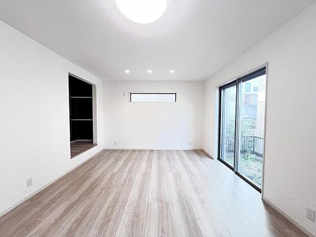 リビングダイニングになります。ご家族そろっての素敵な空間になりそうですね。