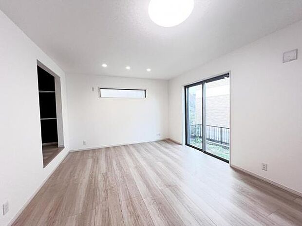 ご家族の温かい時間を演出するダイニングスペースです。