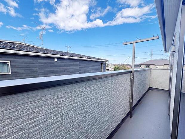 お洗濯ものを気持ち良く太陽の光で干せるのが嬉しいですね。