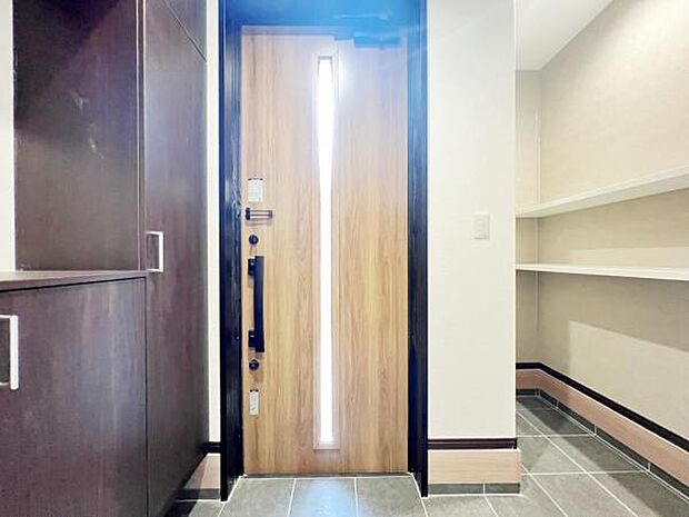 いつも気持ちよくご家族を迎えられる玄関です。