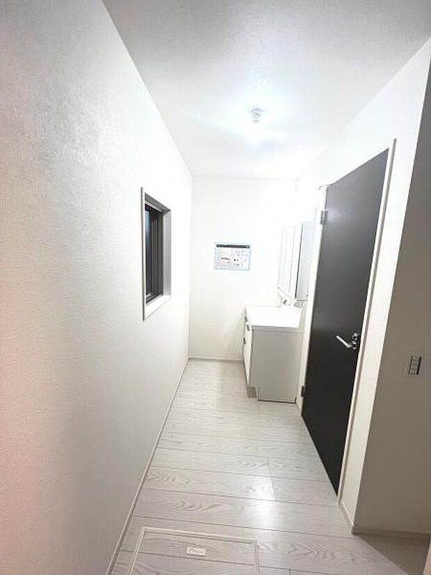 脱衣所は小さなお子様がいるご家庭にも重宝されます。