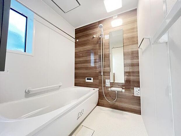 お風呂でほっとひといき。1日の疲れを癒しましょう。スタイリッシュな浴室で1日の疲れをゆったり癒されるのもいいですね。