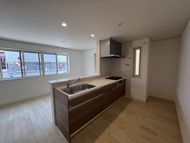 料理の時間が楽しくなるキッチンスペースです作業スペースが広く家事動線をゆったりと確保できるキッチン