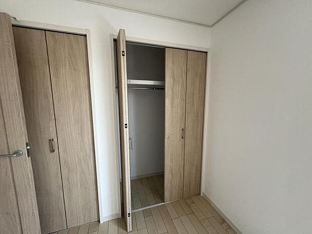 いつでもお部屋をスッキリお使い頂ける収納スペースを設置中の物を確認しやすく取り出しやすい収納スペース