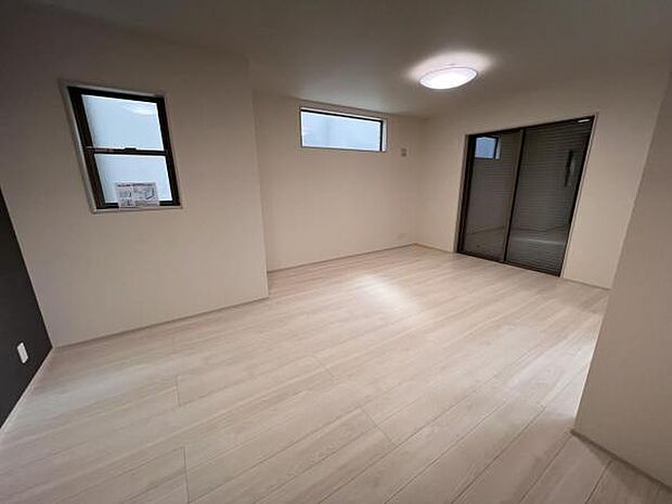 家族団らんの場所としてゆったりと居心地の良いリビングです明るい日差しが入る風通しの良いリビングですご