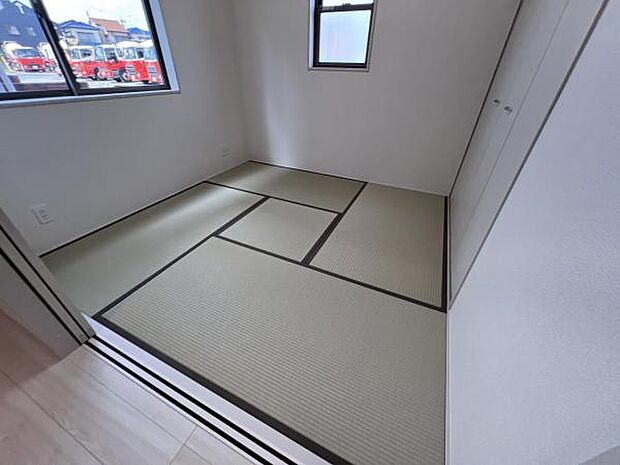 和室スペースです畳のお部屋は寛げる空間ですね一部屋あるとうれしい和室。客間、晩酌、家族団らんなど色々