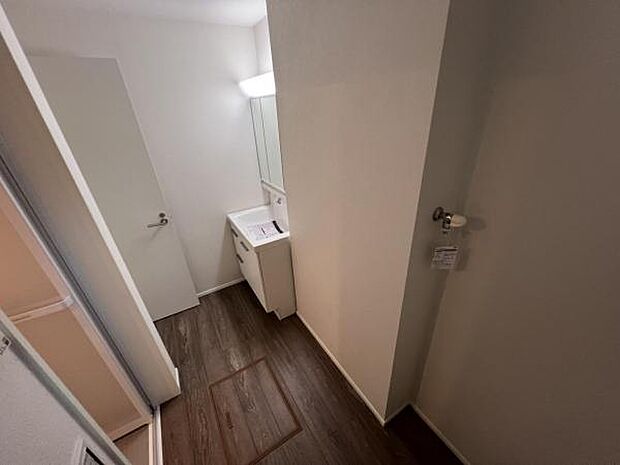 脱衣所は小さなお子様がいるご家庭にも重宝されます。