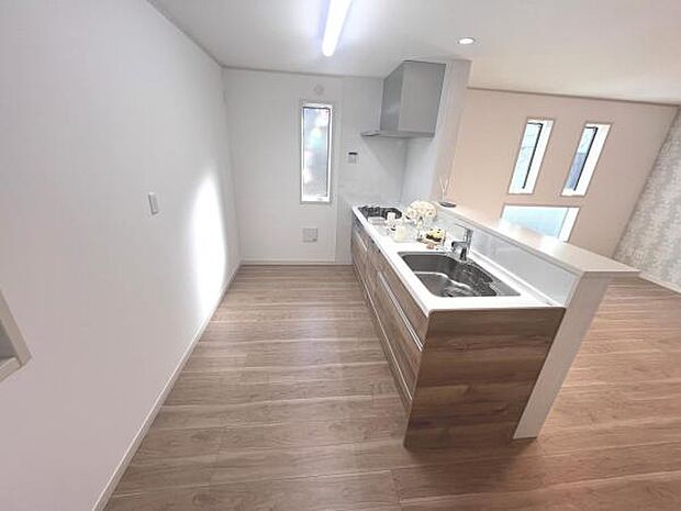 ご家族の温かい時間を演出するダイニングスペースです。