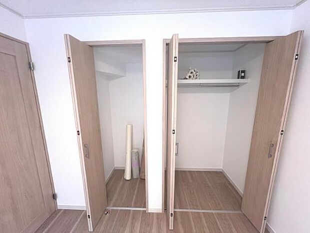 いつでもお部屋をスッキリお使い頂ける収納スペースを設置。