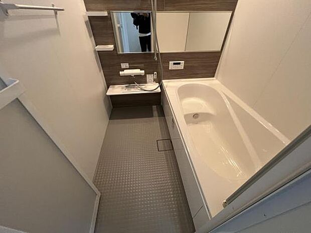 お風呂でほっとひといき1日の疲れを癒しましょうスタイリッシュな浴室で1日の疲れをゆったり癒されるのも