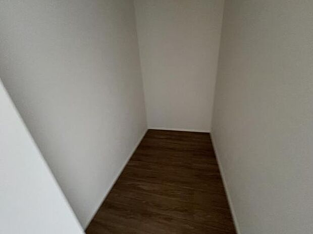 いつでもお部屋をスッキリお使い頂ける収納スペースを設置中の物を確認しやすく取り出しやすい収納スペース