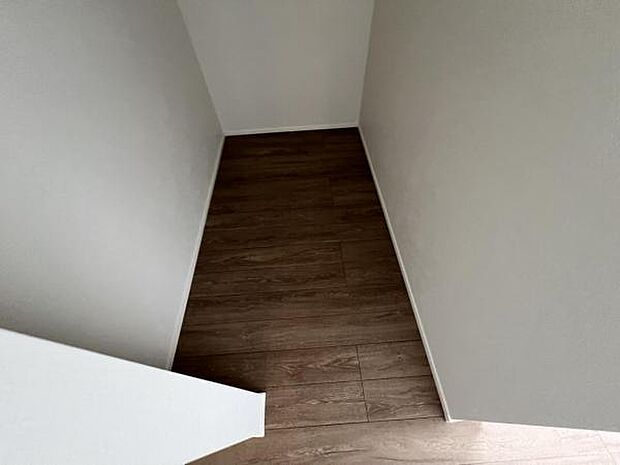 いつでもお部屋をスッキリお使い頂ける収納スペースを設置中の物を確認しやすく取り出しやすい収納スペース