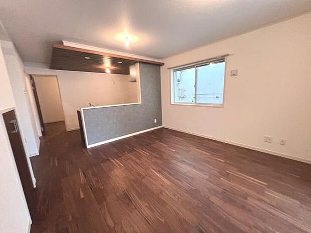 ご家族が集うLDKは約15.8帖の広さ、団らんの空間です。