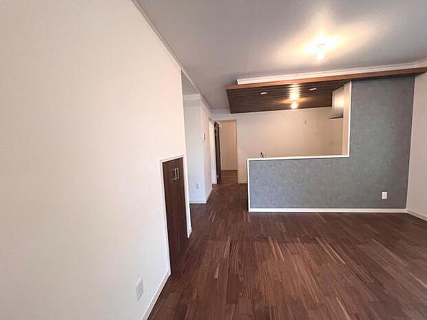 ご家族の温かい時間を演出するダイニングスペースです。