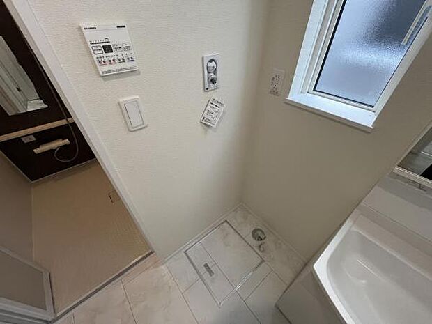 脱衣所は小さなお子様がいるご家庭にも重宝されます。