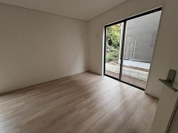 家族団らんの場所としてゆったりと居心地の良いリビングです明るい日差しが入る風通しの良いリビングですご