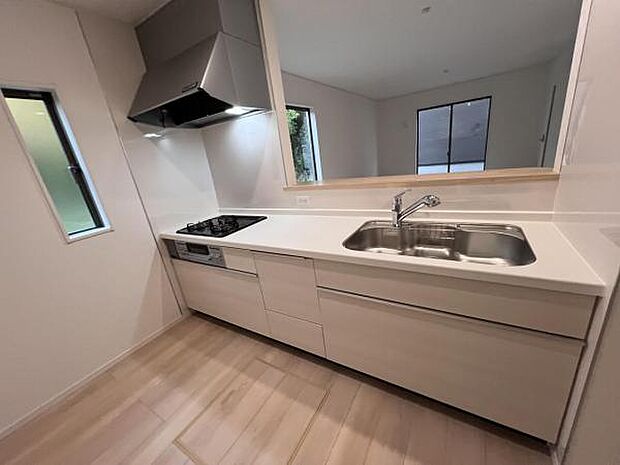 料理の時間が楽しくなるキッチンスペースです作業スペースが広く家事動線をゆったりと確保できるキッチン