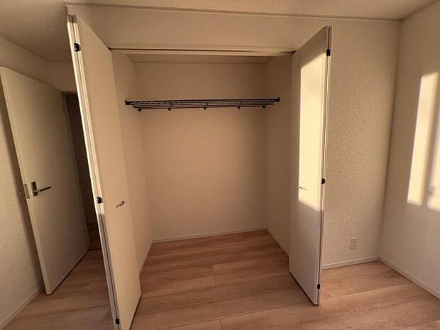 いつでもお部屋をスッキリお使い頂ける収納スペースを設置中の物を確認しやすく取り出しやすい収納スペース