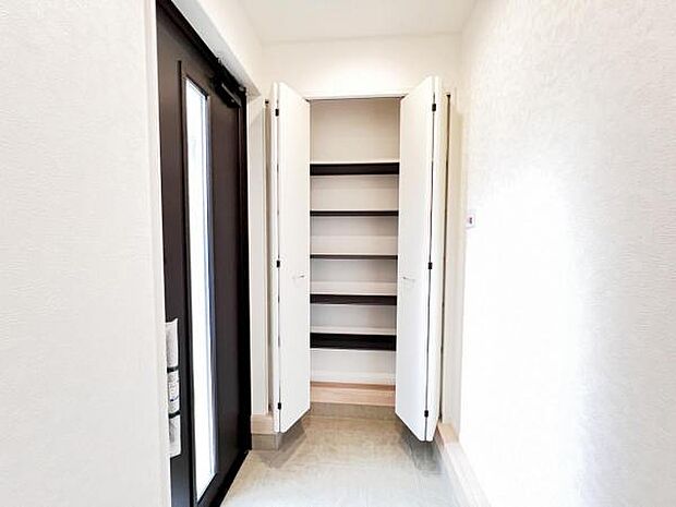 いつも気持ちよくご家族を迎えられる玄関です。