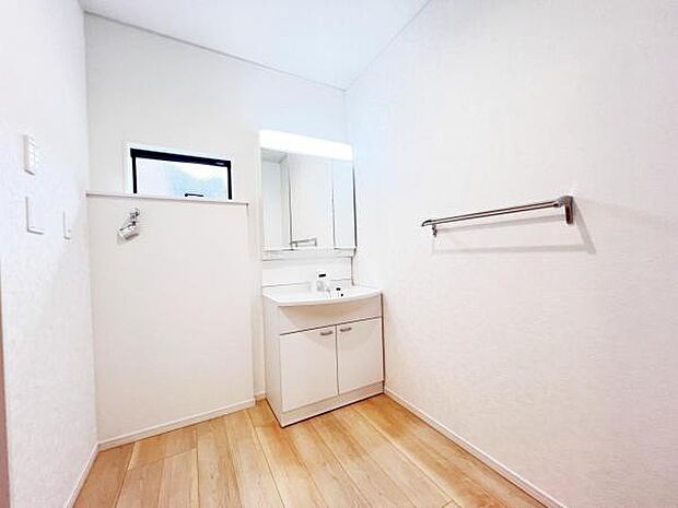 脱衣所は小さなお子様がいるご家庭にも重宝されます。