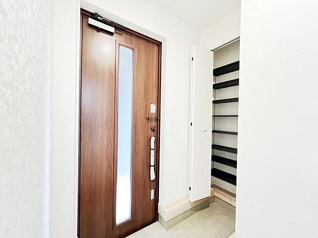 いつも気持ちよくご家族を迎えられる玄関です。