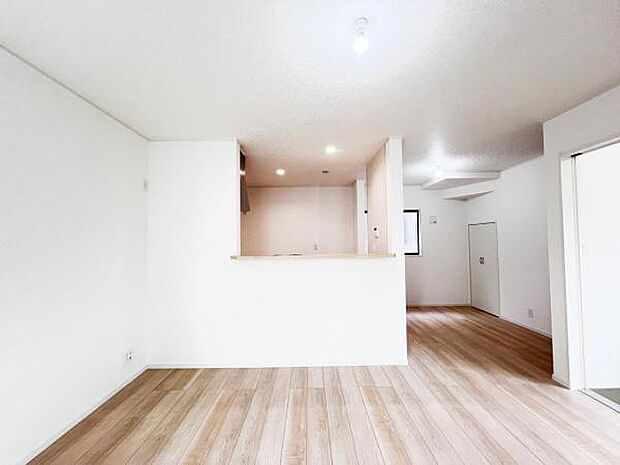 ご家族の温かい時間を演出するダイニングスペースです。