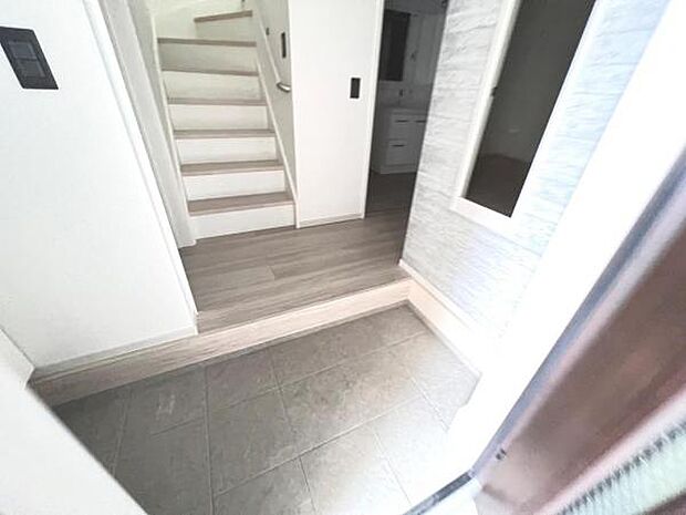 いつも気持ちよくご家族を迎えられる玄関です。