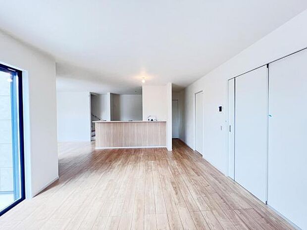 家族団らんの場所としてゆったりと居心地の良いリビングです。