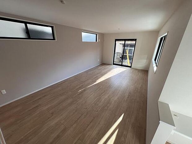 家族団らんの場所としてゆったりと居心地の良いリビングです。