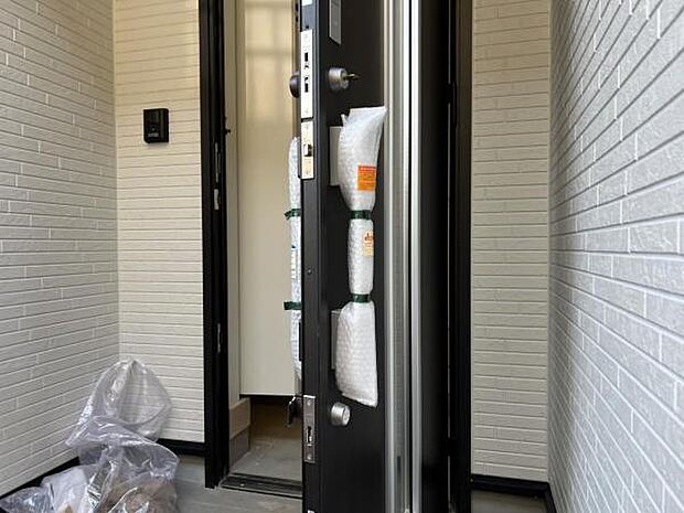 いつも気持ちよくご家族を迎えられる玄関です。綺麗で明るい玄関でお客様をお迎えいただけます。