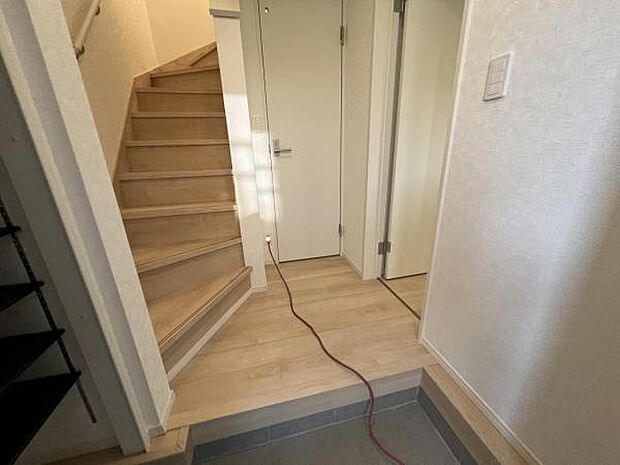 いつも気持ちよくご家族を迎えられる玄関です。綺麗で明るい玄関でお客様をお迎えいただけます。